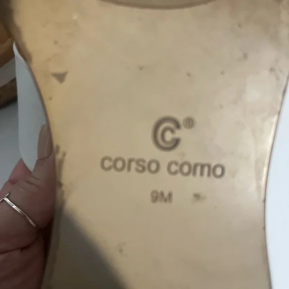 White wedge, thong sandal - Picture 3 of 4